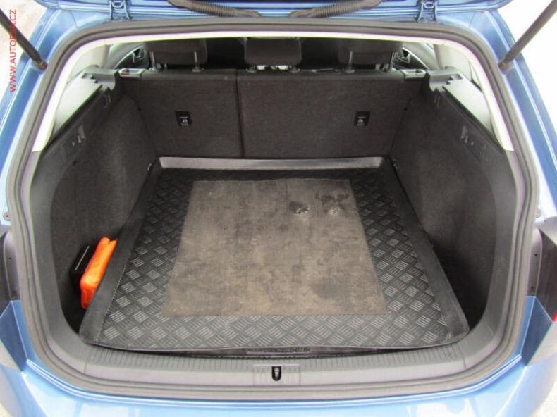 Volkswagen Golf - hlavní fotka