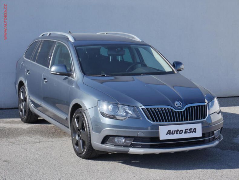 Škoda Superb - hlavní foto