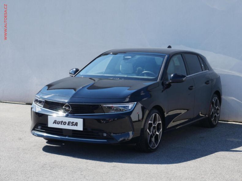 Opel Astra - hlavní fotka