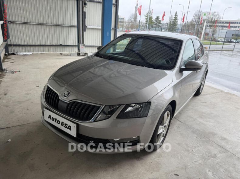 Škoda Octavia - hlavní fotka