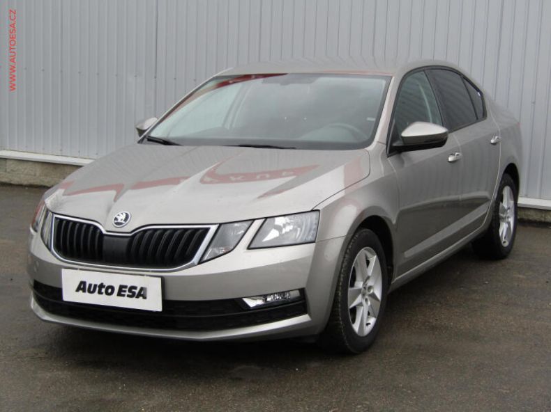 Škoda Octavia - hlavní fotka