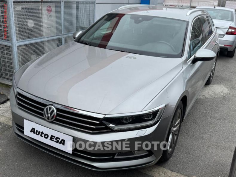 Volkswagen Passat - hlavní foto