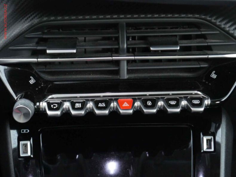 Peugeot 2008 - hlavní fotka
