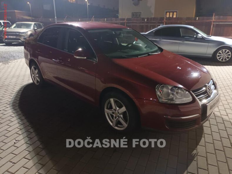 Volkswagen Jetta - hlavní foto