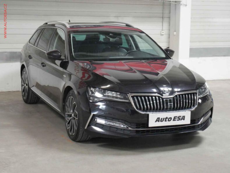 Škoda Superb - hlavní foto