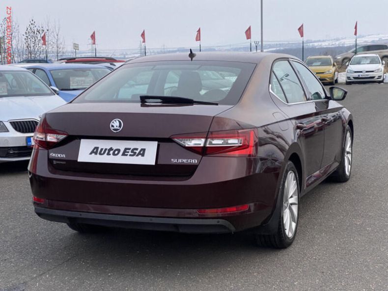Škoda Superb - hlavní fotka