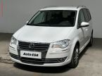 Volkswagen Touran - fotka číslo 2
