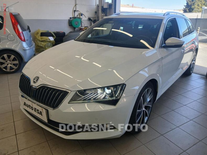 Škoda Superb - hlavní foto