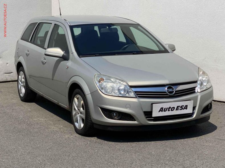 Opel Astra - hlavní foto