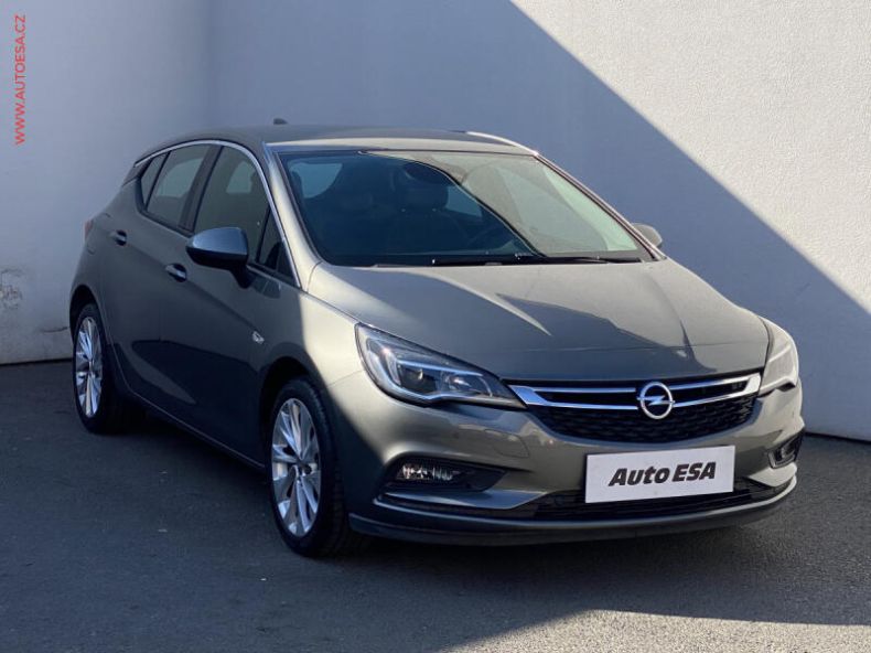 Opel Astra - hlavní foto