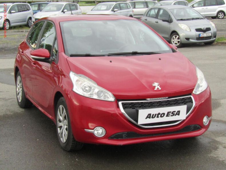 Peugeot 208 - hlavní foto