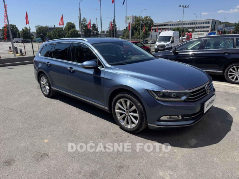 Volkswagen Passat - hlavní foto