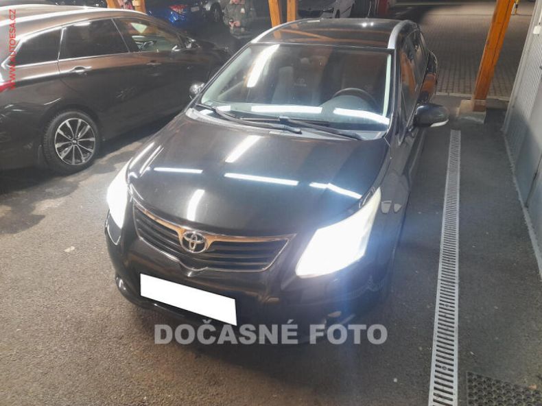 Toyota Avensis - hlavní foto