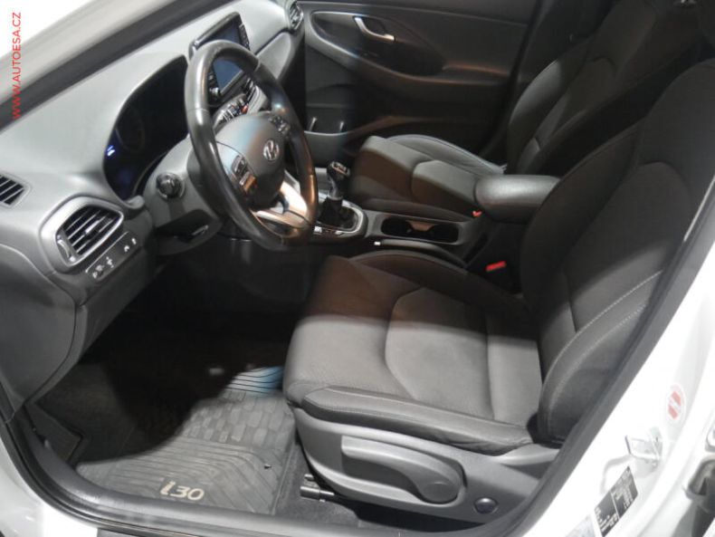 Hyundai i30 - hlavní fotka