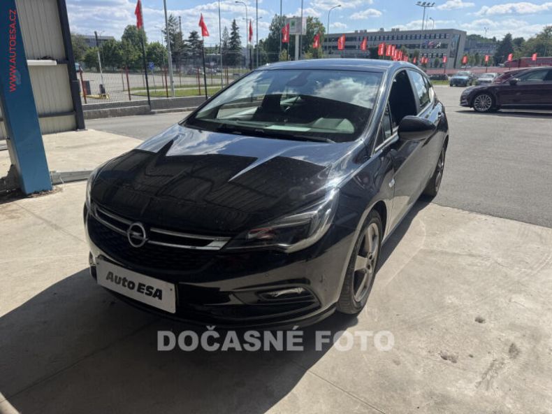 Opel Astra - hlavní foto