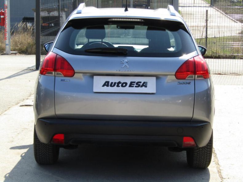 Peugeot 2008 - hlavní fotka