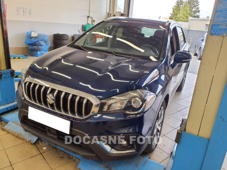 Suzuki SX4 - hlavní foto