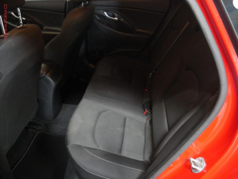 Hyundai i30 - hlavní fotka