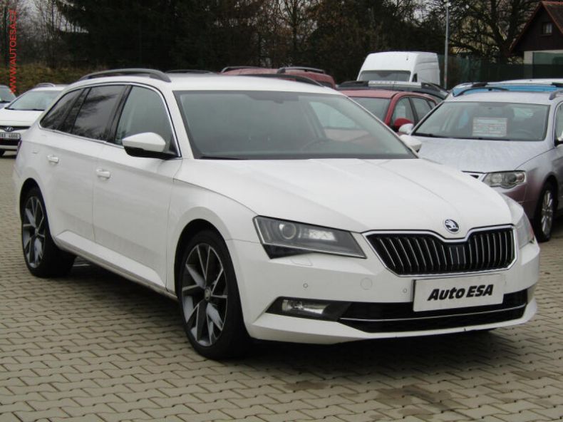 Škoda Superb - hlavní foto