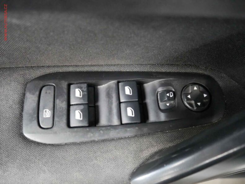 Peugeot 308 - hlavní fotka