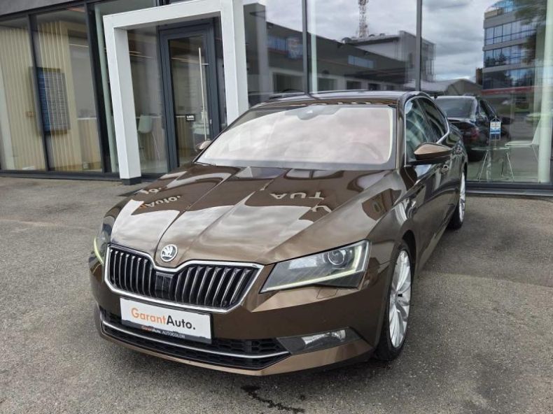Škoda Superb - hlavní foto