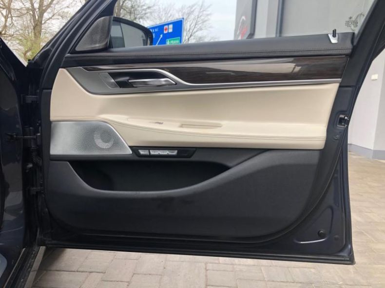 BMW Řada 7 - hlavní fotka