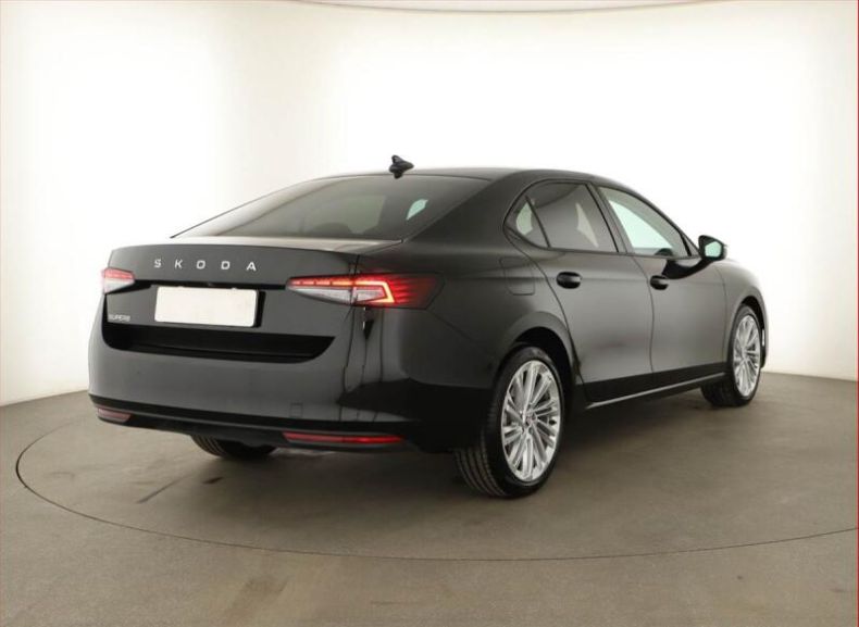 Škoda Superb - hlavní fotka