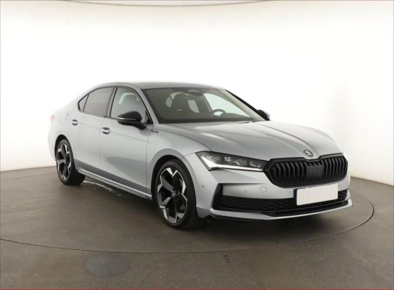 Škoda Superb - hlavní foto