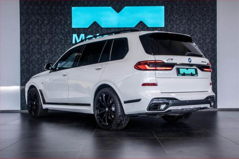BMW X7 - hlavní fotka