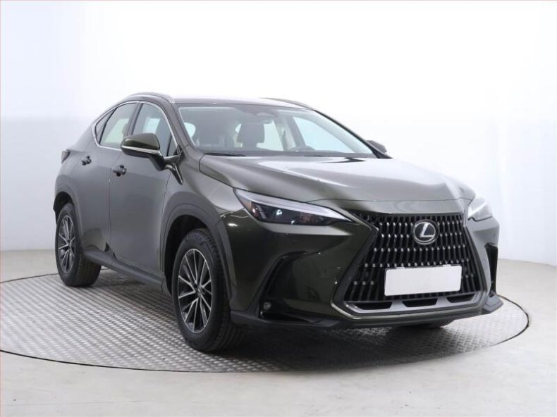 Lexus NX 200t - hlavní foto