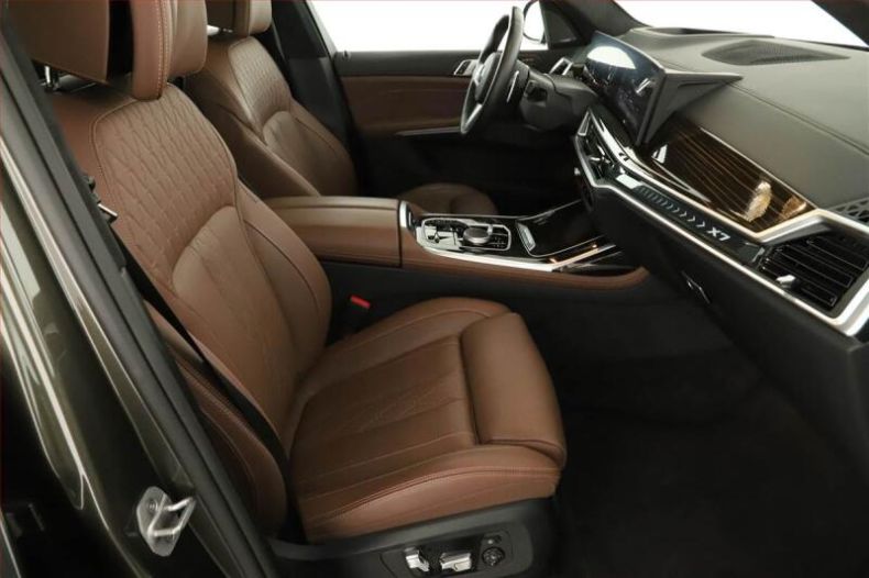 BMW X7 - hlavní fotka