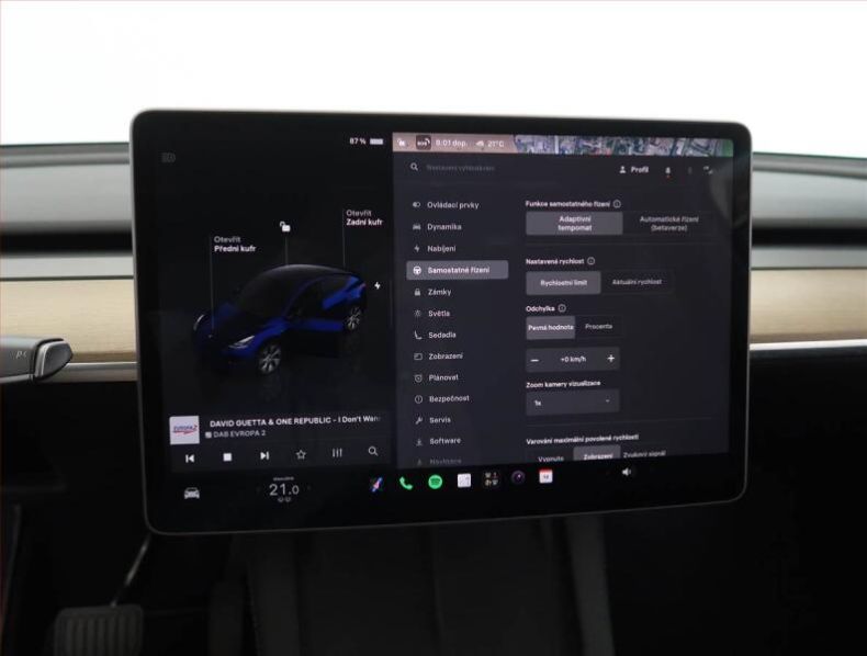 Tesla Model Y - hlavní fotka