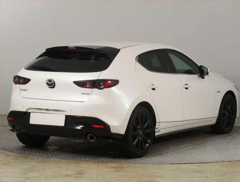 Mazda 3 - hlavní fotka