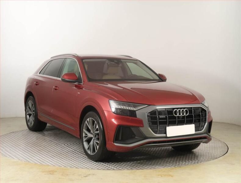 Audi Q8 - hlavní foto