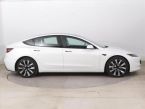 Tesla Model 3 - fotka číslo 5