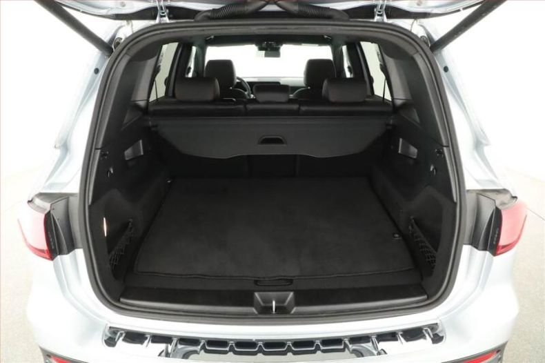 Mercedes GLB - hlavní fotka