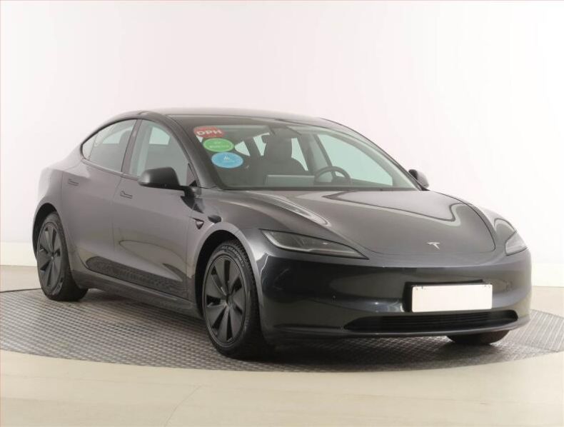 Tesla Model 3 - hlavní fotka inzerátu