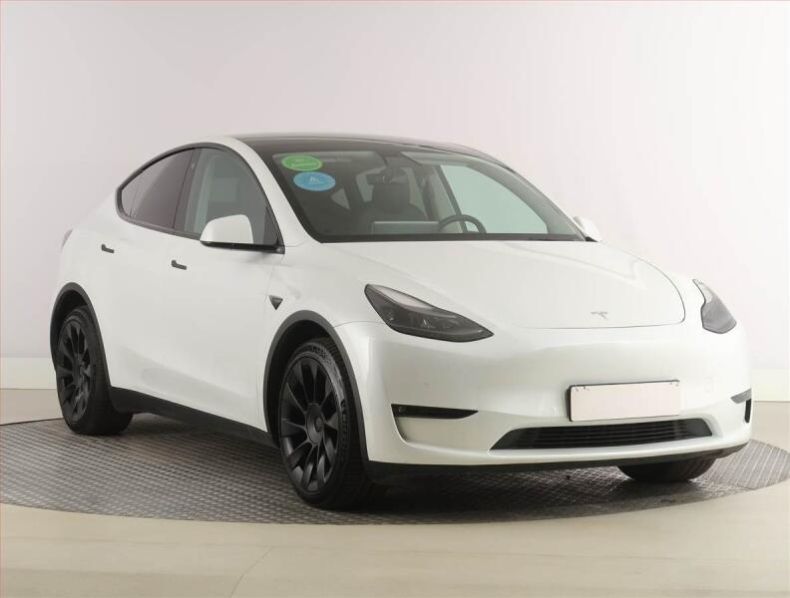 Tesla Model Y - hlavní foto