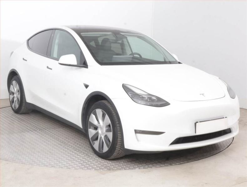 Tesla Model Y - hlavní foto