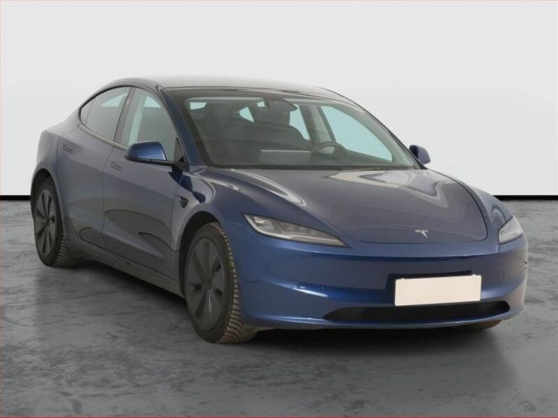 Tesla Model 3 - hlavní foto