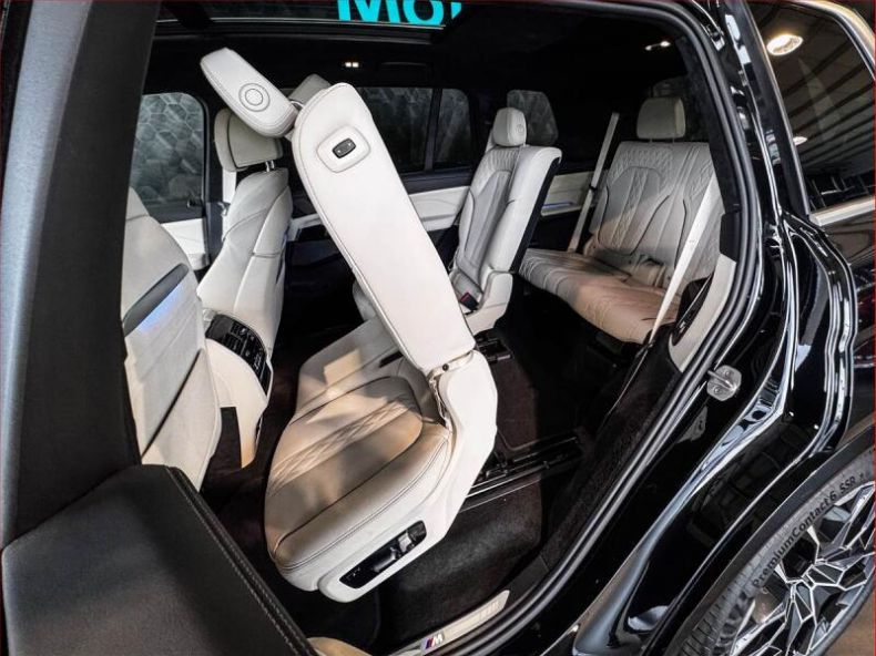 BMW X7 - hlavní fotka