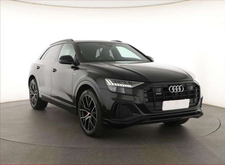 Audi Q8 - hlavní foto