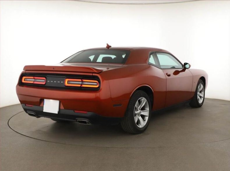 Dodge Challenger - hlavní fotka