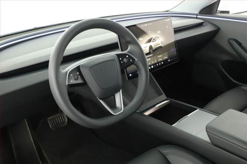 Tesla Model 3 - hlavní fotka