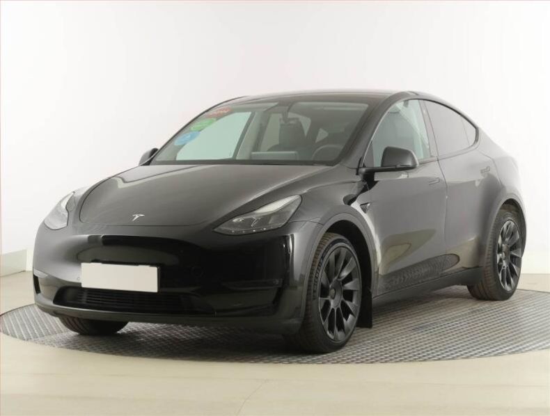Tesla Model Y - hlavní fotka