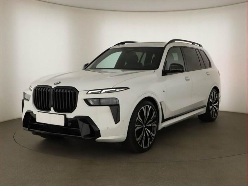 BMW X7 - hlavní fotka