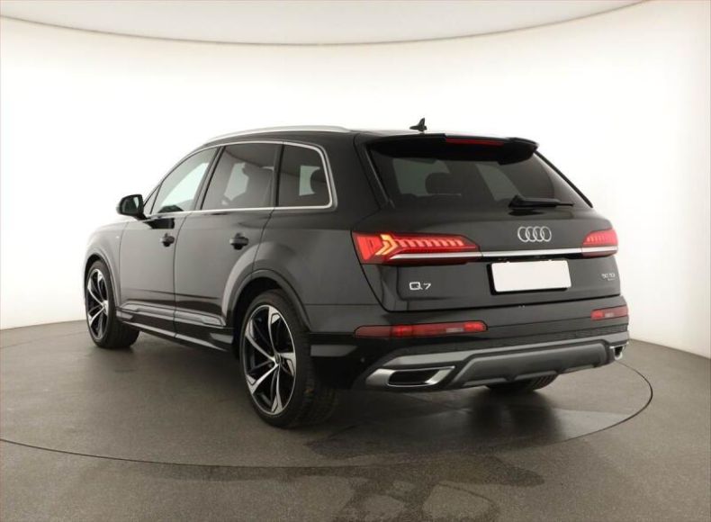Audi Q7 - hlavní fotka