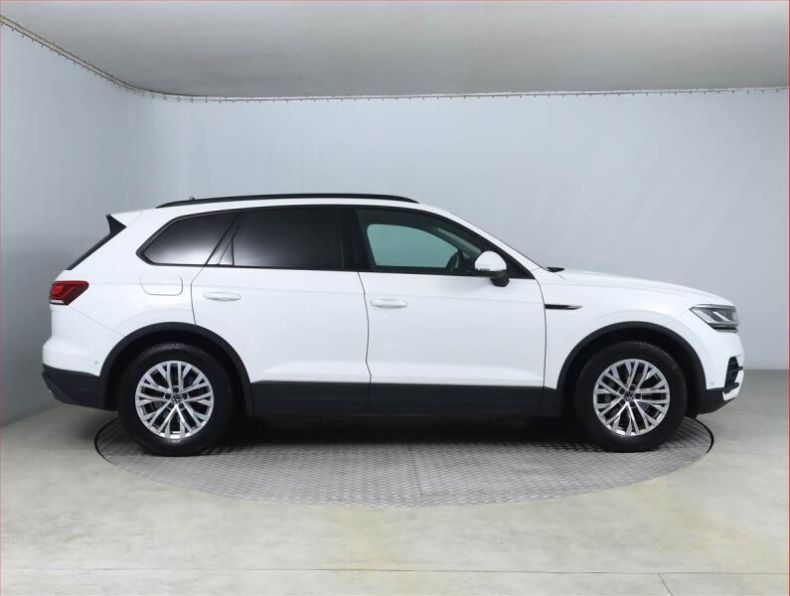 Volkswagen Touareg - hlavní fotka