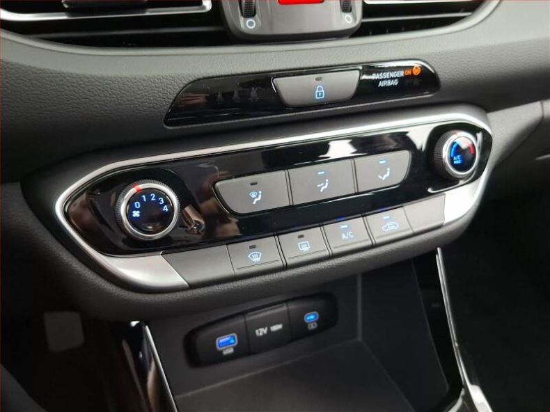 Hyundai i30 - hlavní fotka