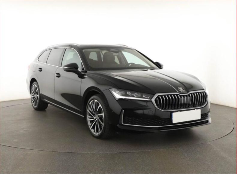 Škoda Superb - hlavní foto